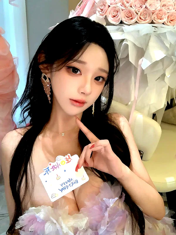 yingyinng_ instagram image archive image