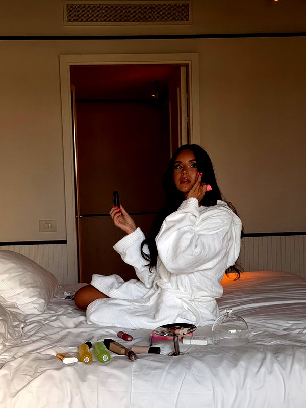 zoeliss instagram image archive image