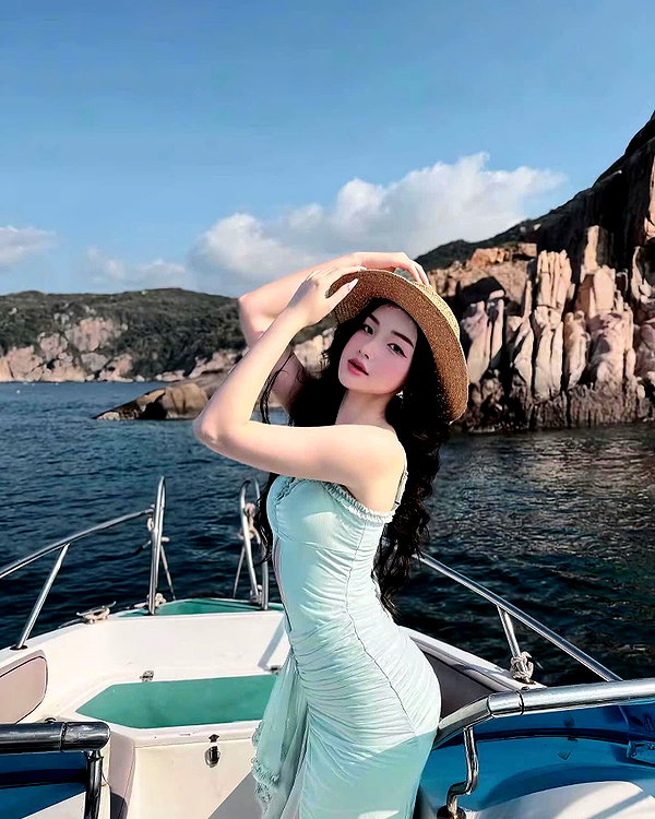 lyhythuedoxinh instagram image archive image