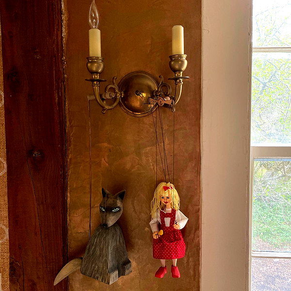 Archived image from @lolabllue on Instagram