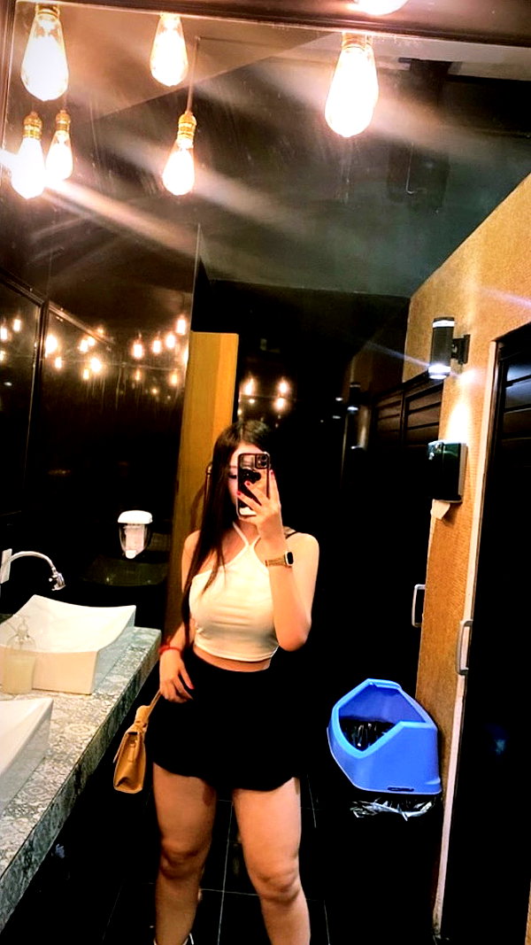 lesliesancheezz instagram image archive image