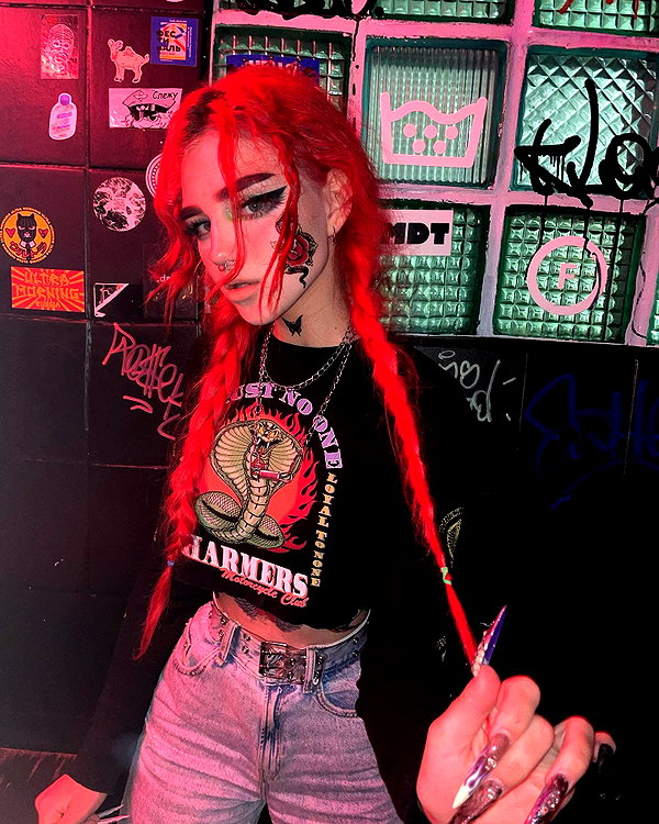 vik4au instagram image archive image