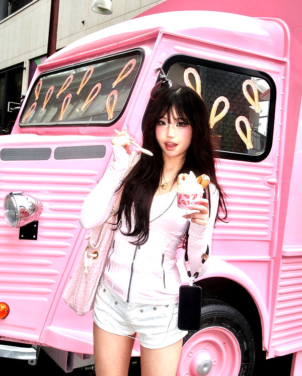 joycee.e instagram image archive image