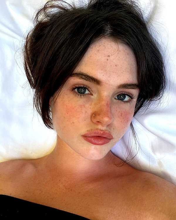 baddiesessence instagram image archive image