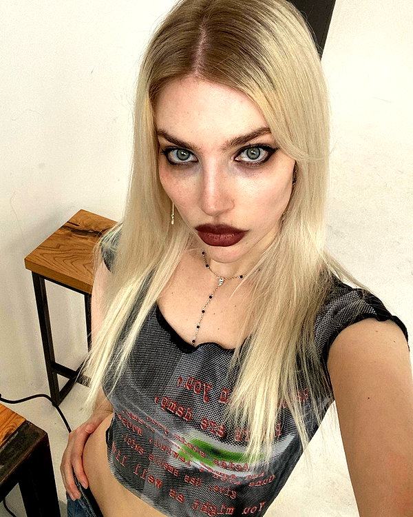 anya4everr instagram image archive image