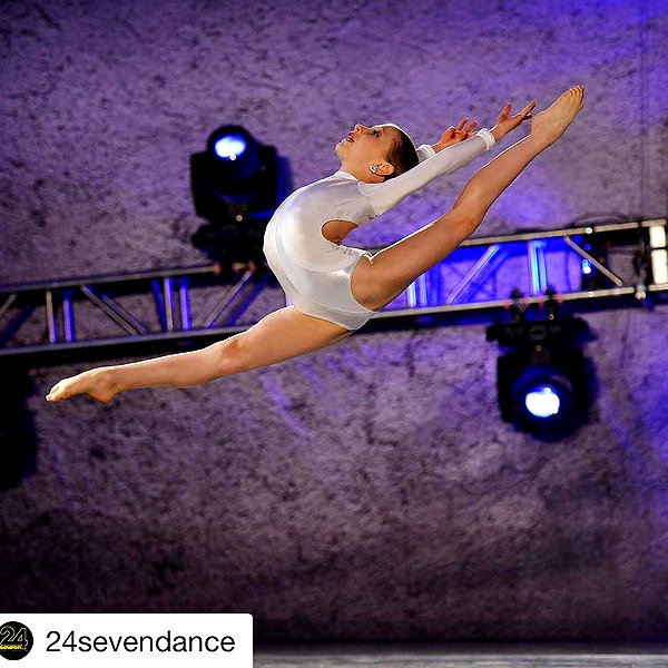 ellianawalmsley instagram image archive image