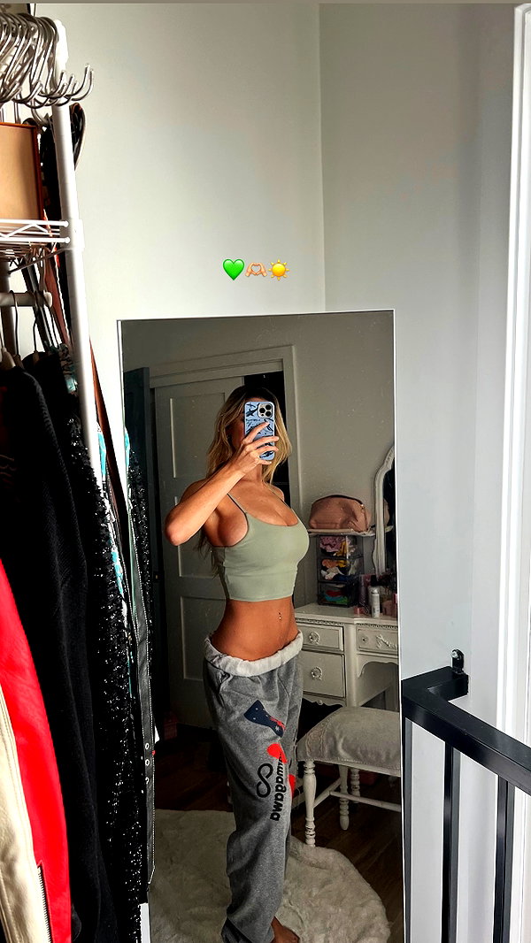 kaylasimmmons instagram image archive image