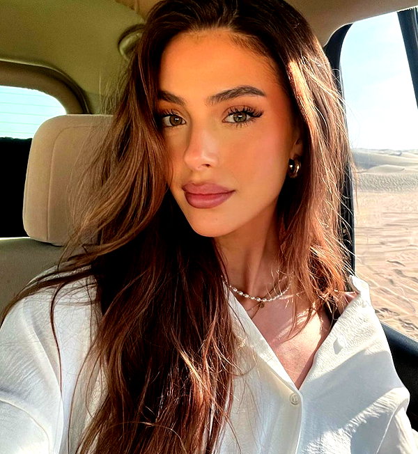 baddiesessence instagram image archive image