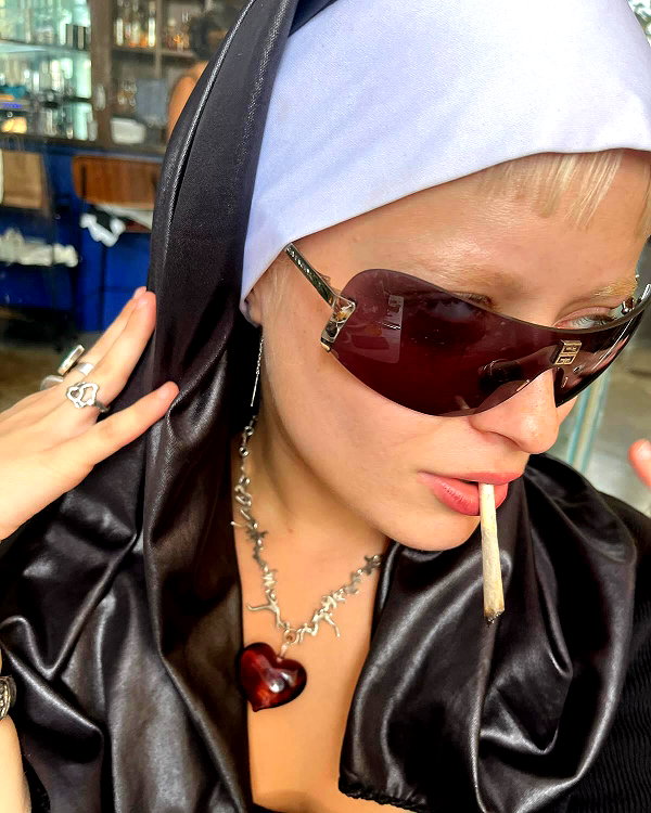 roni_roth instagram image archive image