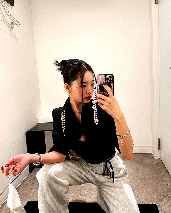 dear.zia instagram image archive image