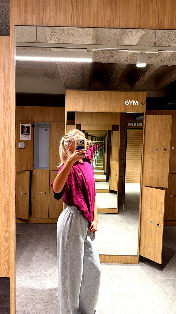 elena.zbt instagram image archive image
