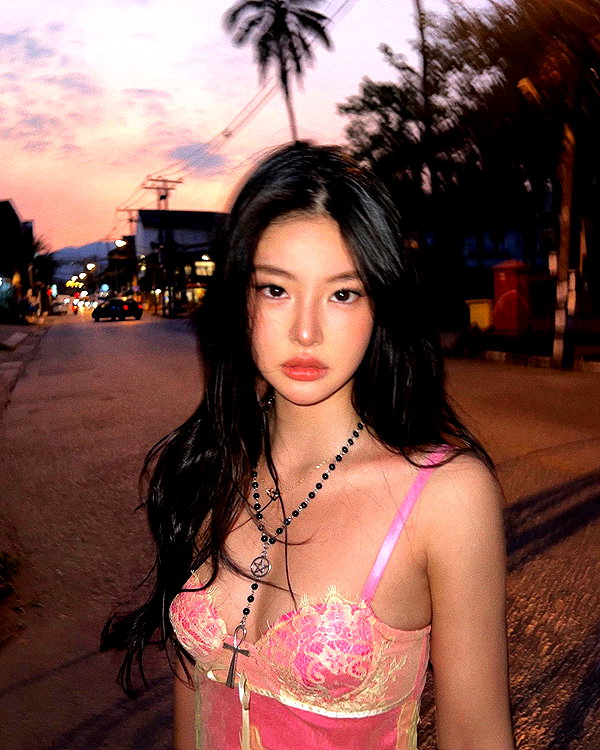 ll.lu1s instagram image archive image