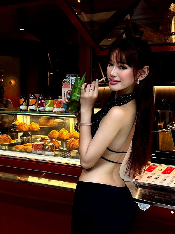lyhythuedoxinh instagram image archive image