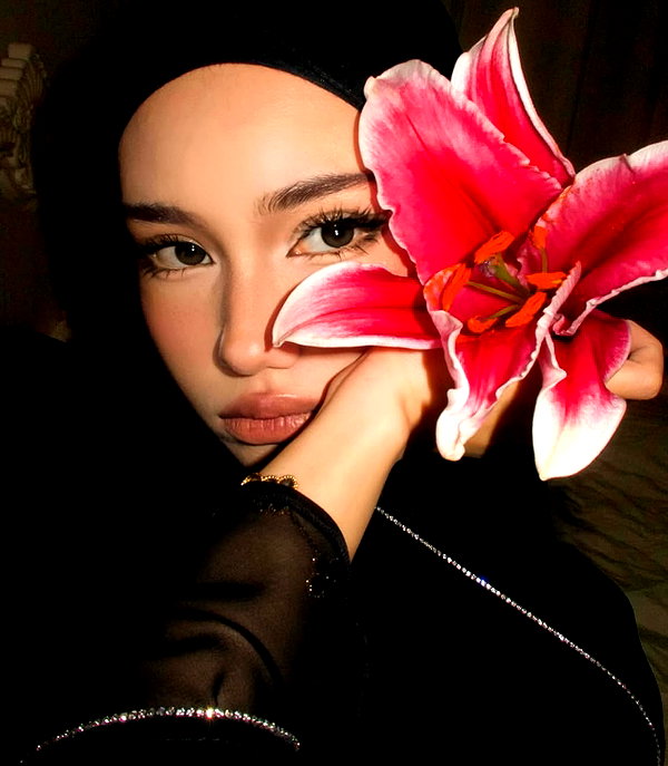 baddiesessence instagram image archive image