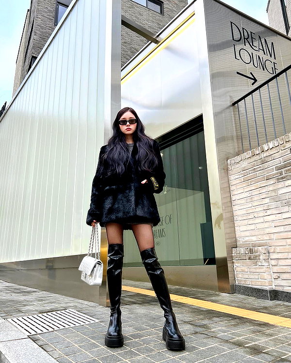 dear.zia instagram image archive image