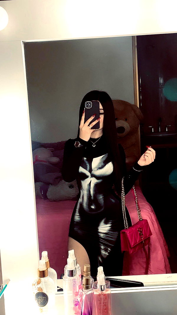 lesliesancheezz instagram image archive image