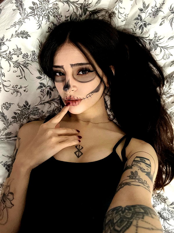cata.leyah instagram image archive image