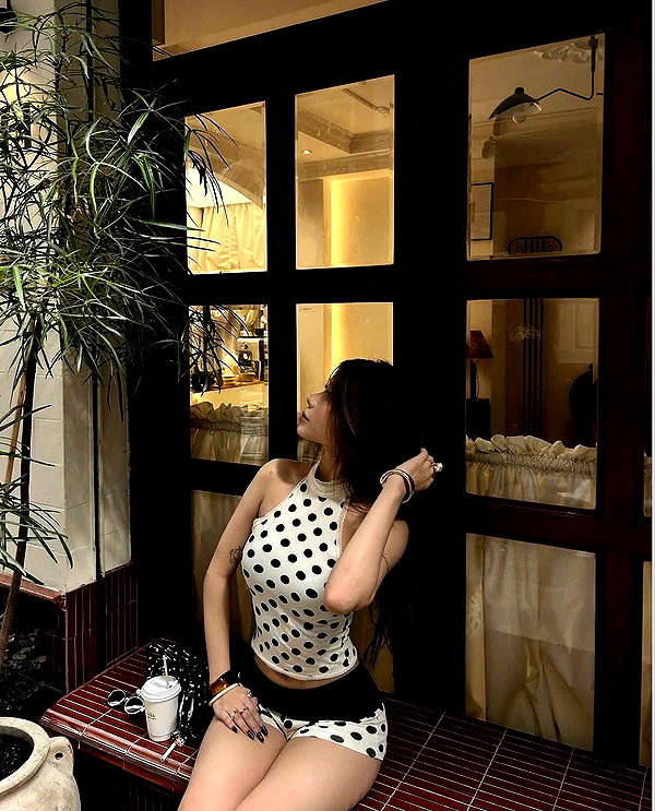 lyhythuedoxinh instagram image archive image