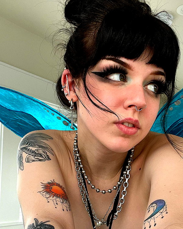yeahimcaroline instagram image archive image