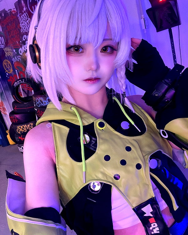 _mewcos instagram image archive image
