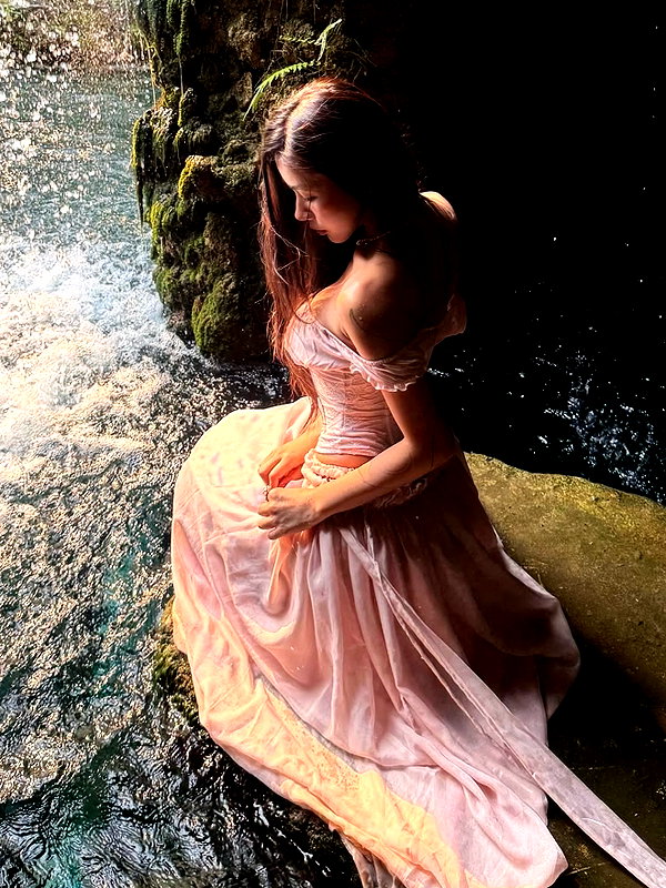 lyhythuedoxinh instagram image archive image