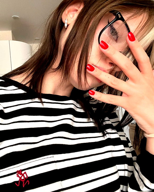 lip.sash instagram image archive image