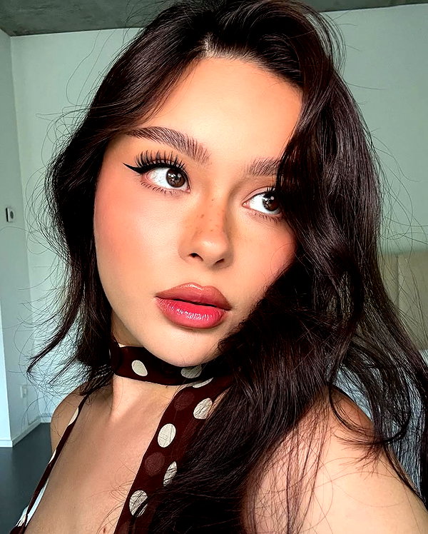baddiesessence instagram image archive image