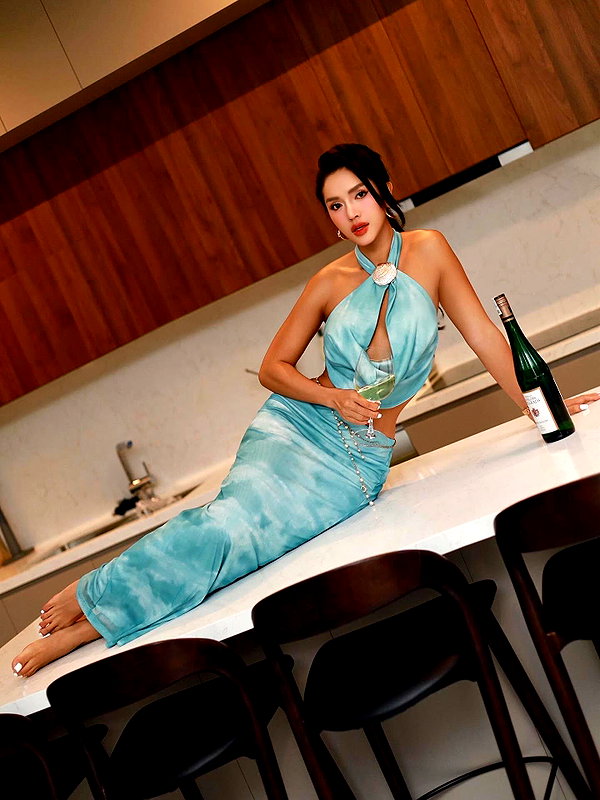 lyhythuedoxinh instagram image archive image