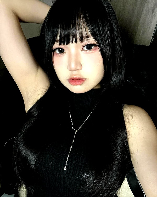 150_aiko instagram image archive image
