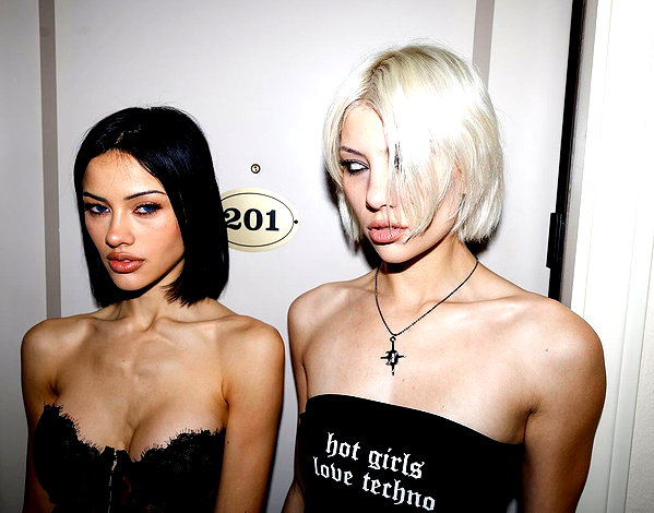 leonanaomii instagram image archive image