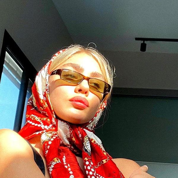 maya.keyy instagram image archive image