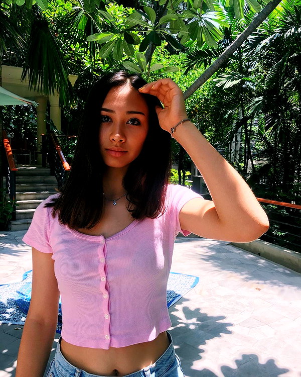 cait.knight instagram image archive image
