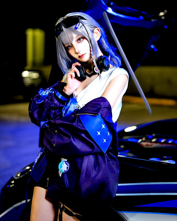 miee_cos instagram image archive image