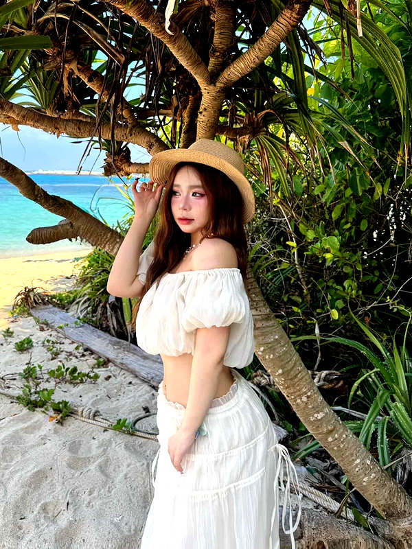 lyhythuedoxinh instagram image archive image