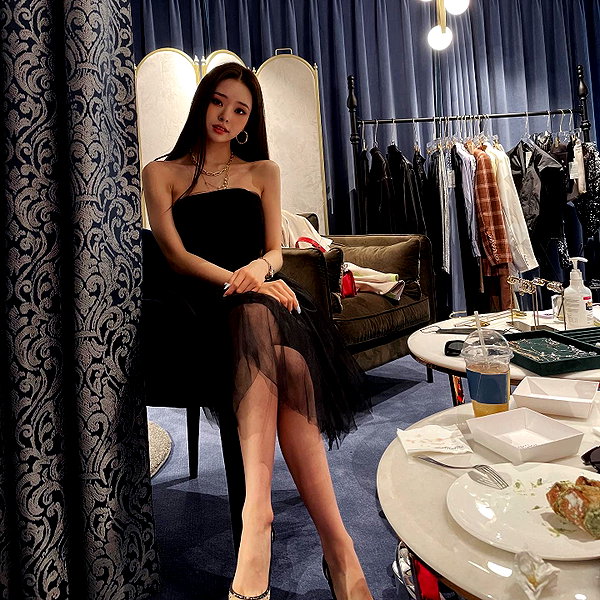 dear.zia instagram image archive image