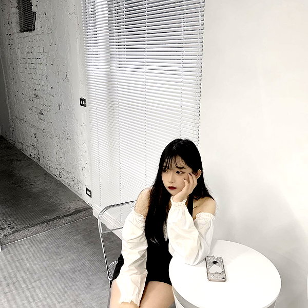 nixqq.425_ instagram image archive image