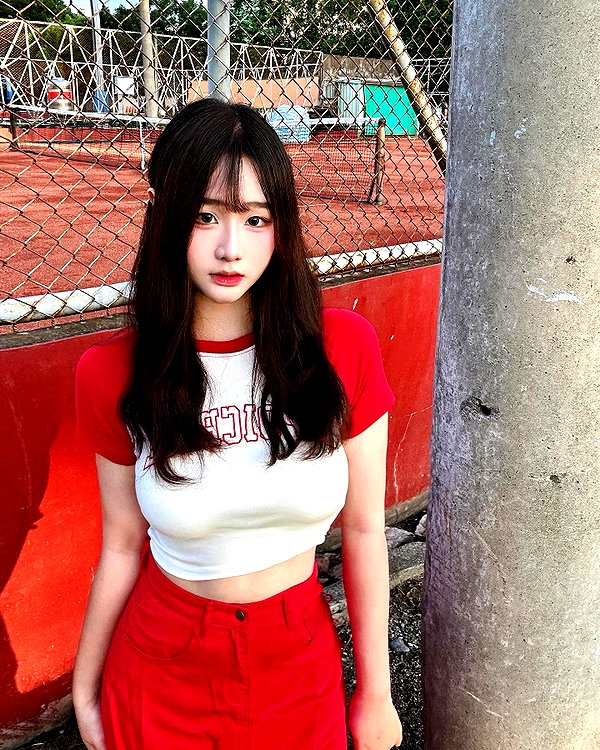 lai_931201 instagram image archive image