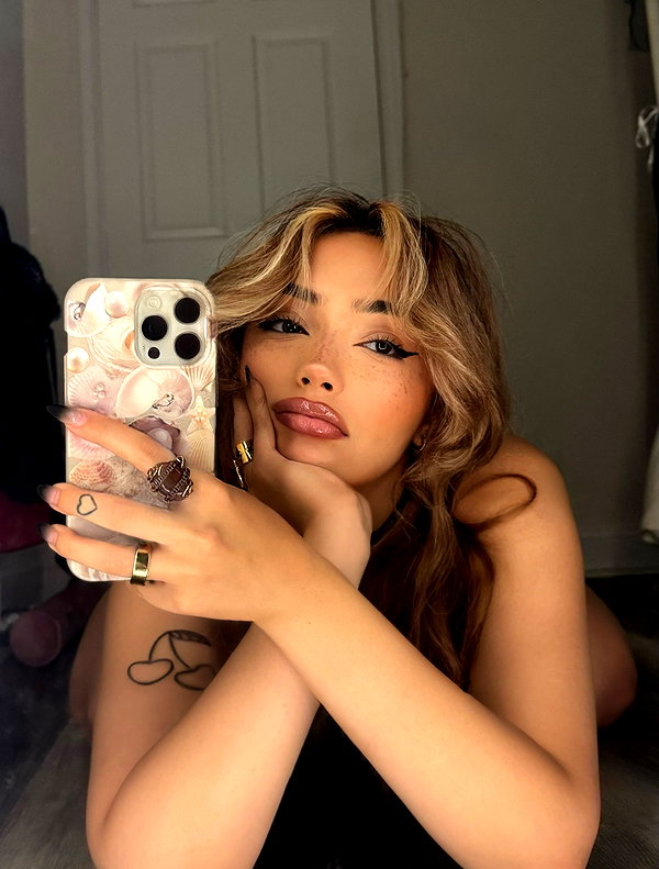 v.qx instagram image archive image
