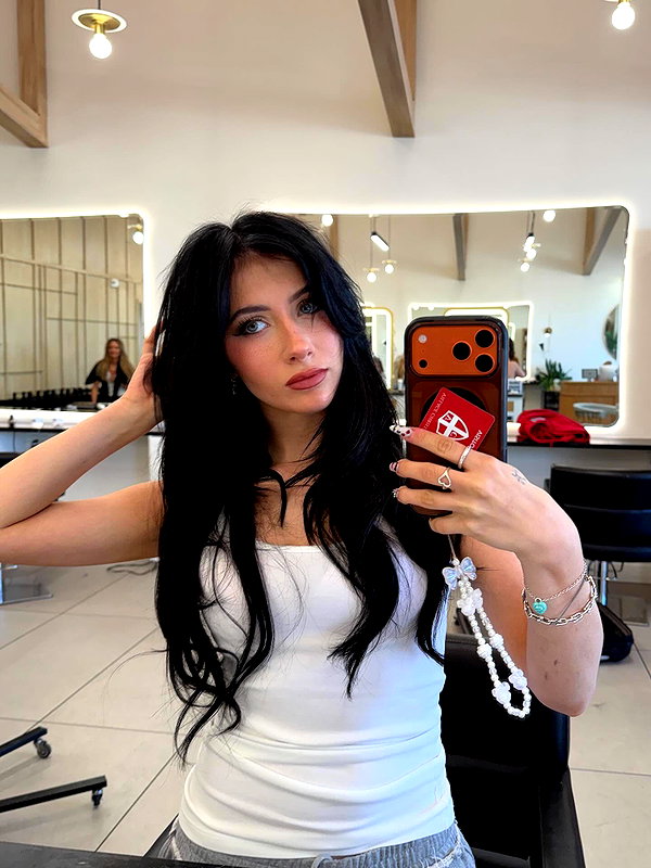 ellianawalmsley instagram image archive image