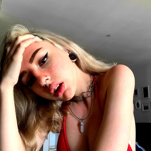 karin_orhov instagram image archive image