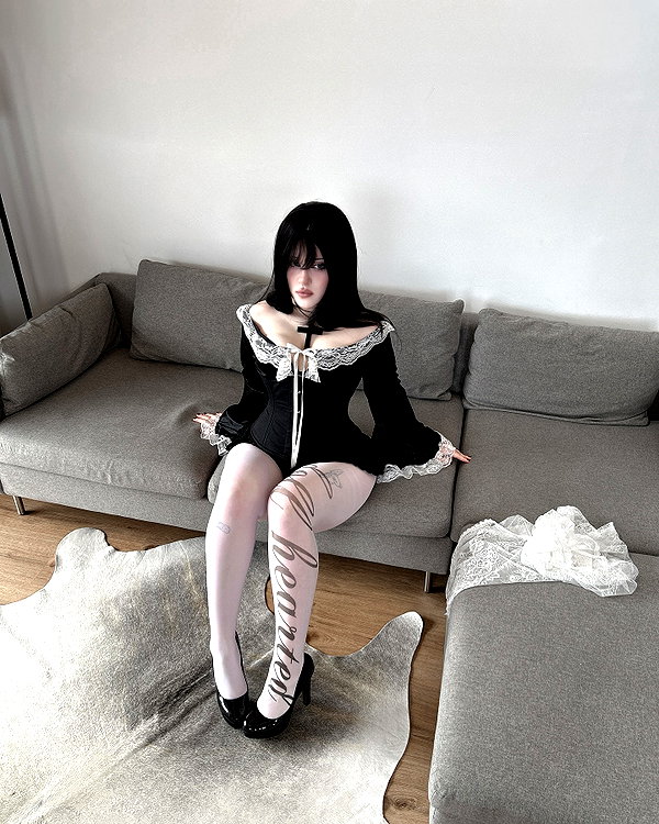 andasrose instagram image archive image