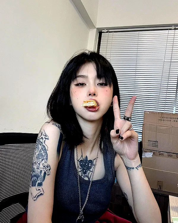 stressedoutnana_ instagram image archive image