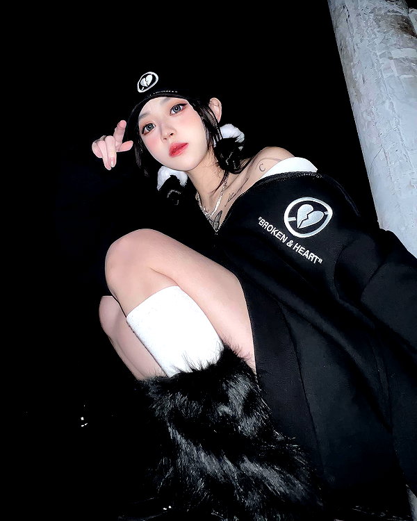 nixqq.425_ instagram image archive image