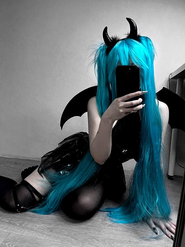glowmoonshorty instagram image archive image
