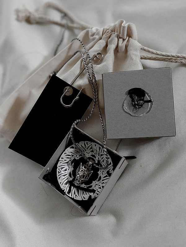 Archived image from @owol.xx on Instagram