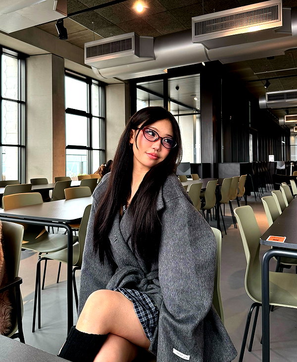joycee.e instagram image archive image