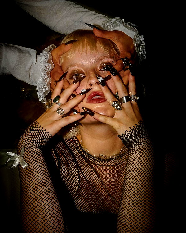 roni_roth instagram image archive image
