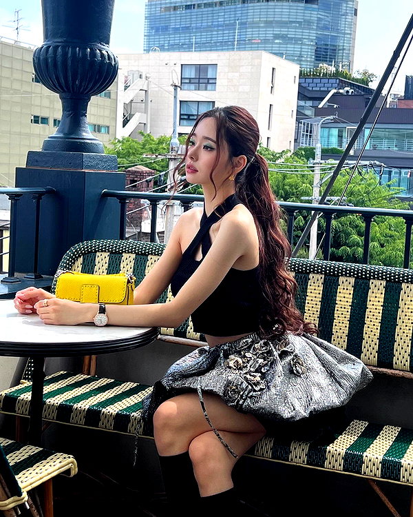 dear.zia instagram image archive image