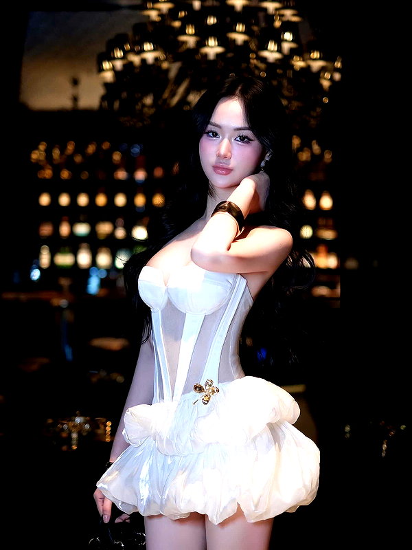 lyhythuedoxinh instagram image archive image