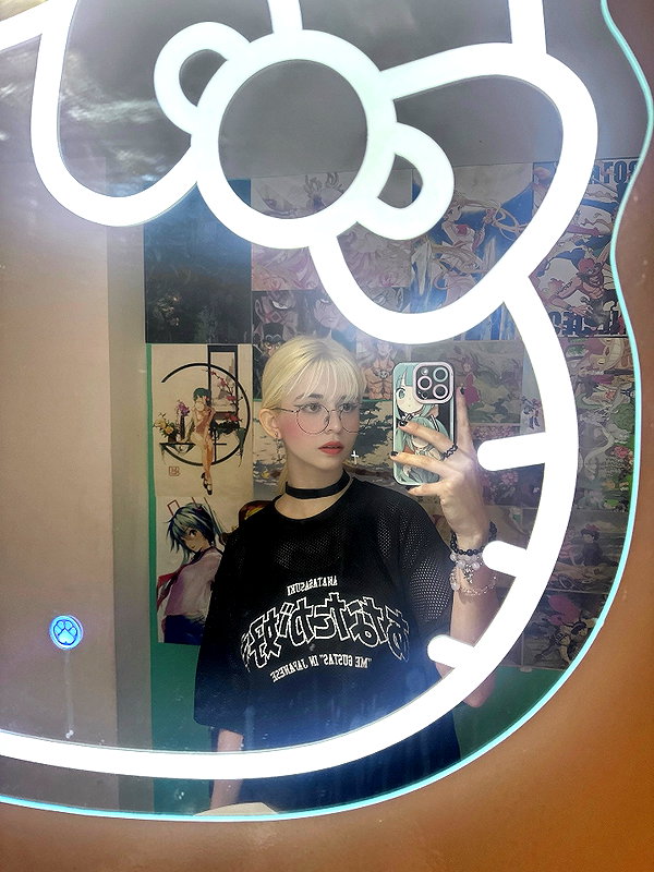 luly1980s instagram image archive image